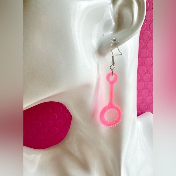 New Neon Pink Bubbles Wand & Iridescent Bubble Funky Retro 80s Vibe Earrings - Picture 2 of 5